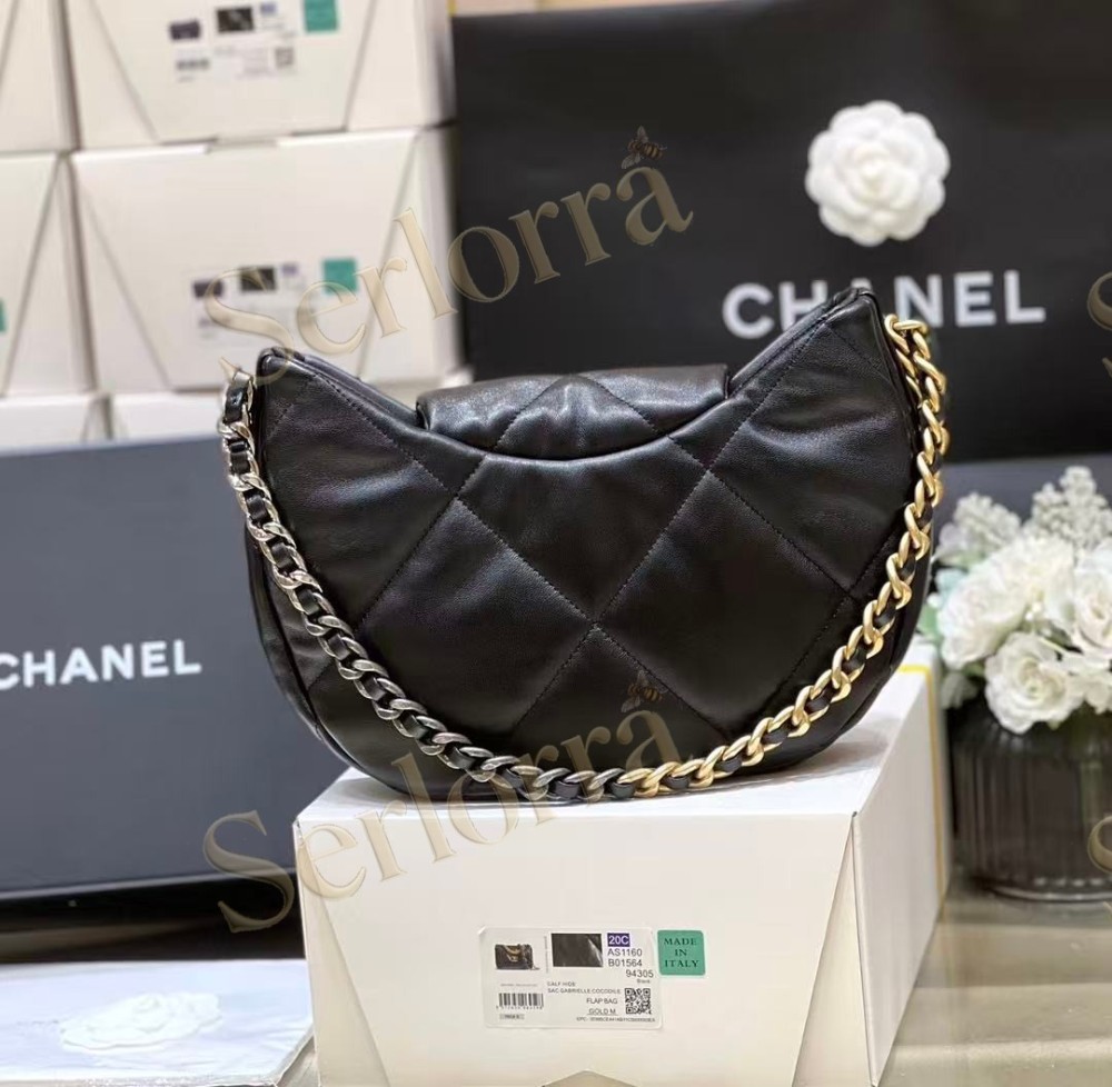 CHANEL MASTER 19 HOBO GOATSKIN SHOULDER BAG