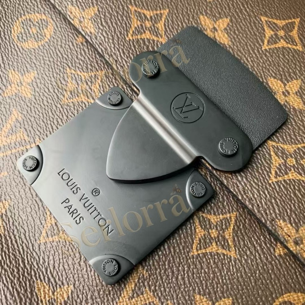 LOUIS VUITTON POCHETTE S-LOCK