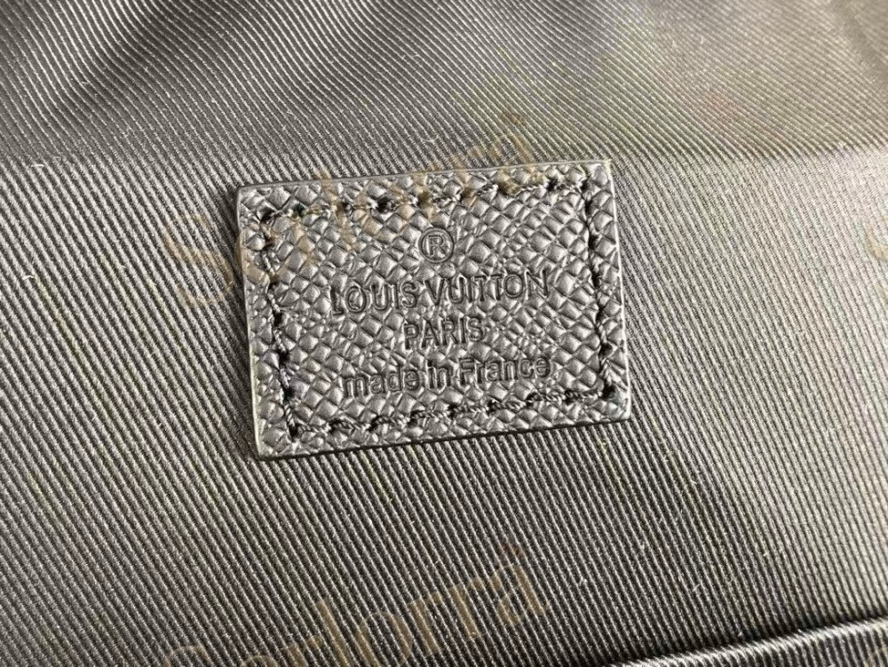 LOUIS VUITTON AVENUE BACKPACK
