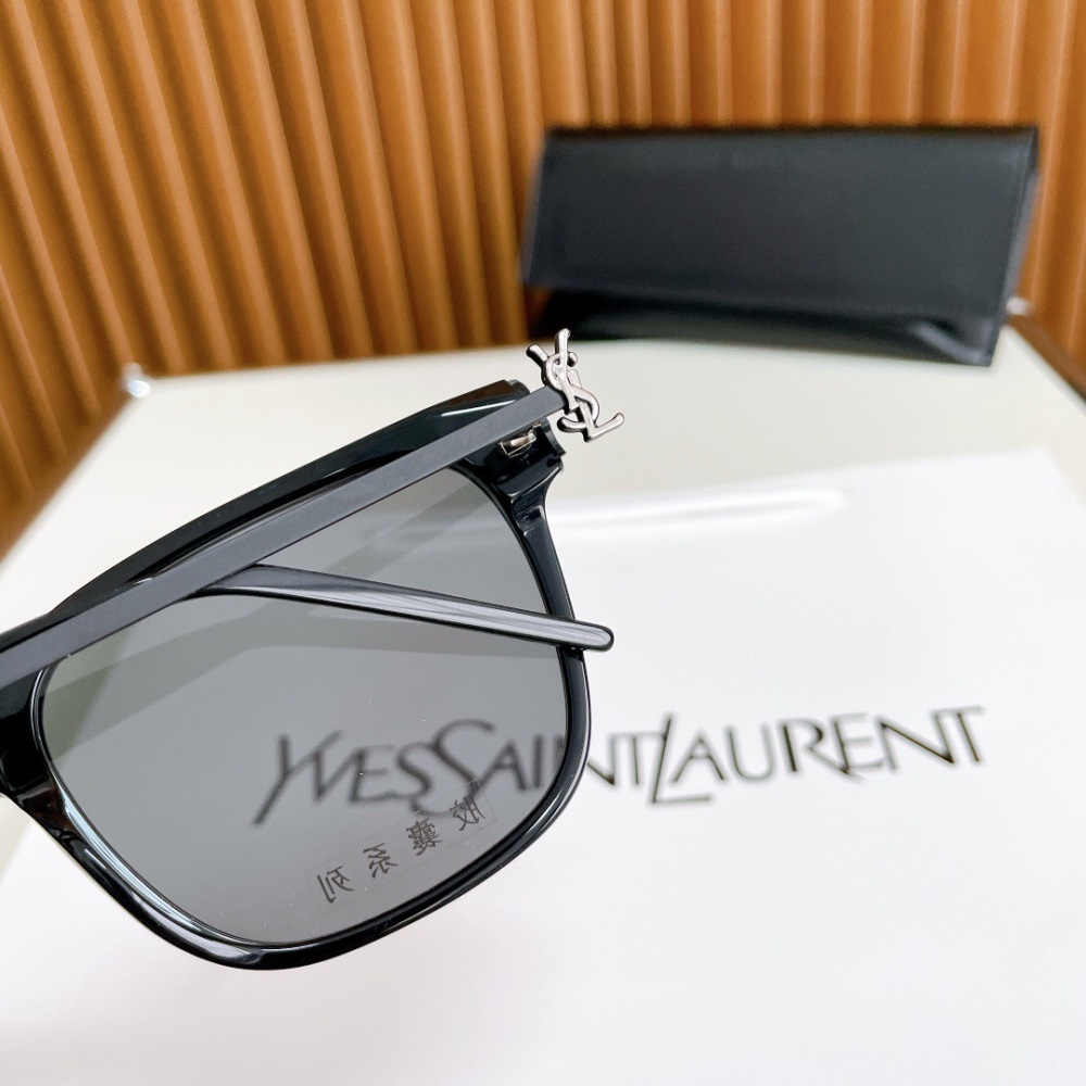 SAINT LAURENT  SUNGLASSES