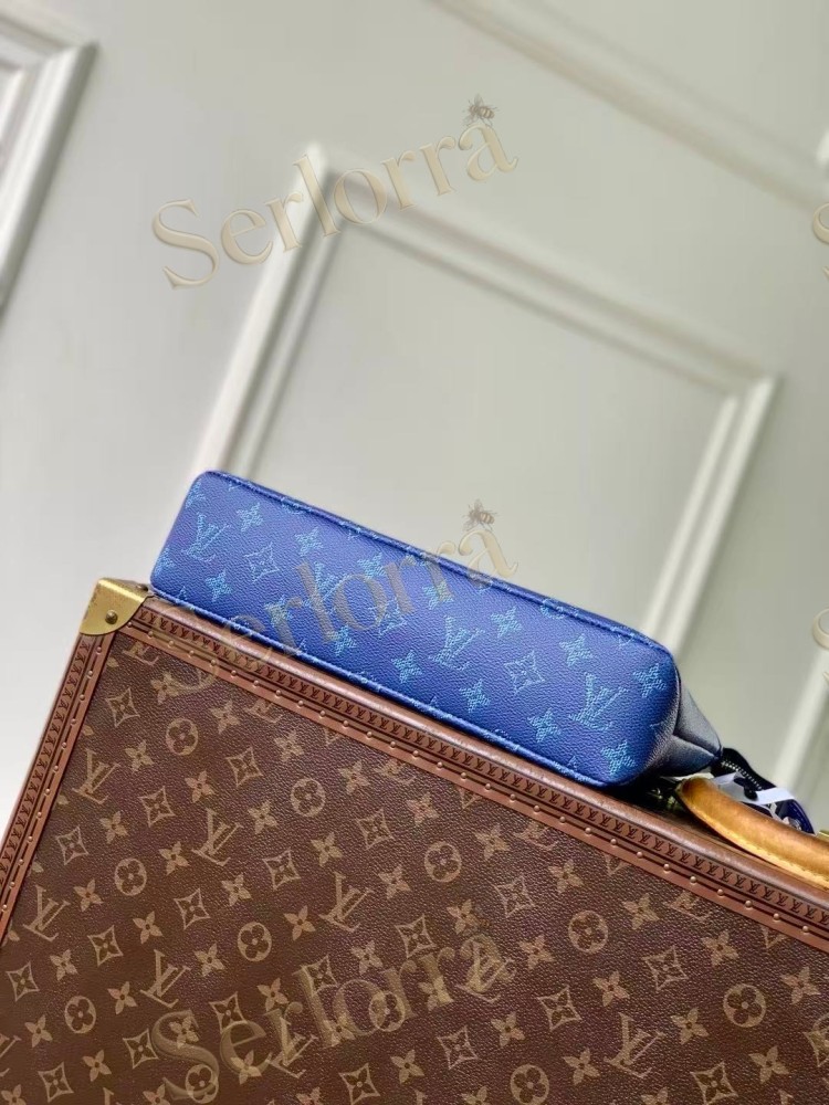 LOUIS VUITTON POCHETTE VOYAGE SOUPLE
