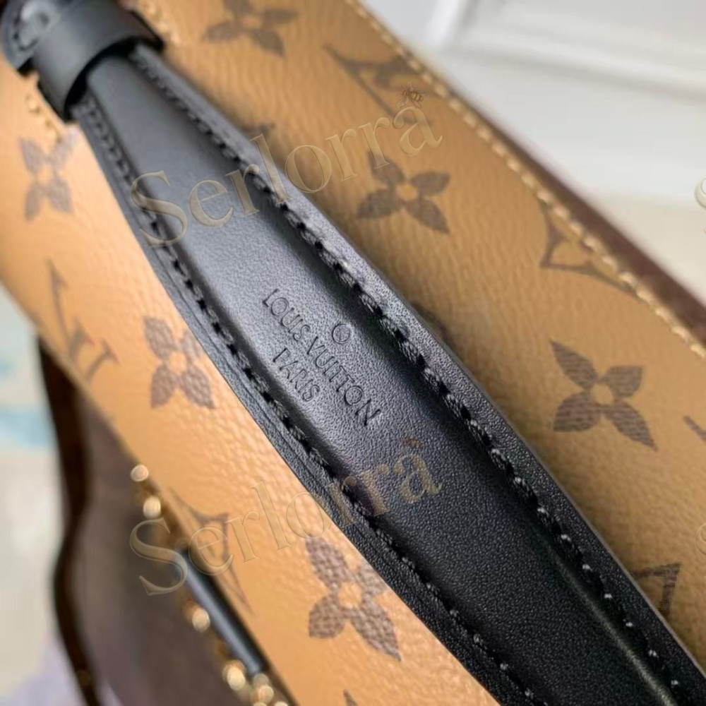LOUIS VUITTON POCHETTE MÉTIS EAST WEST