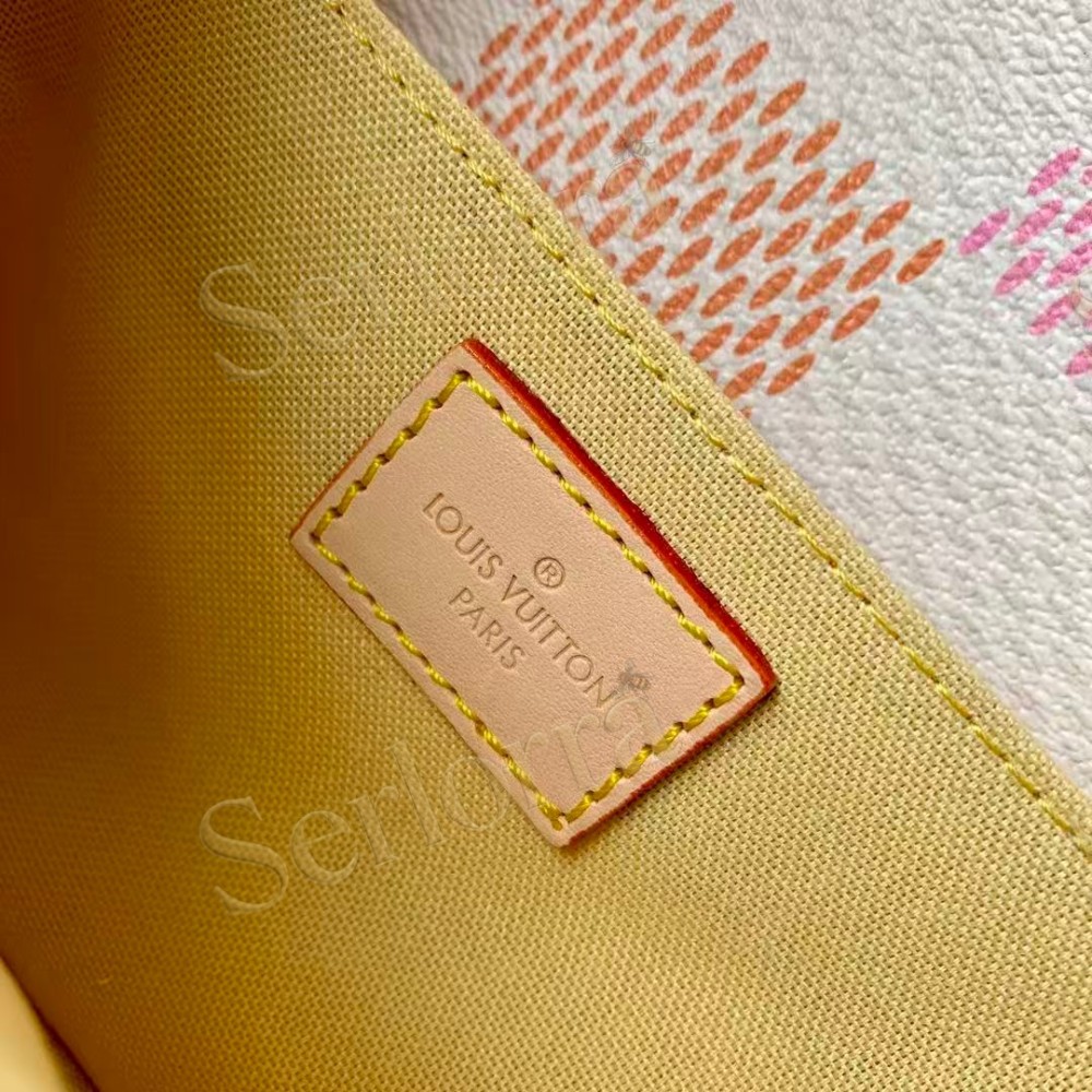 LOUIS VUITTON POCHETTE MÉTIS EAST WEST