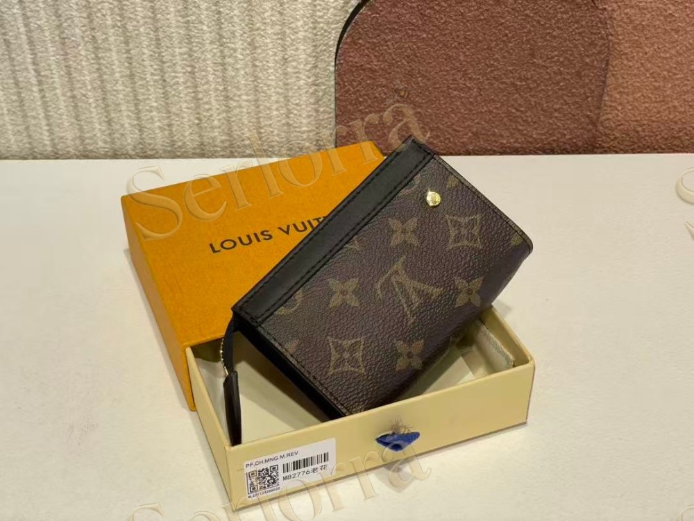 LOUIS VUITTON KEY POUCH VOYAGE
