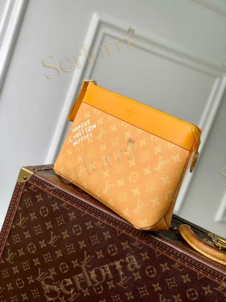 LOUIS VUITTON POCHETTE VOYAGE SOUPLE