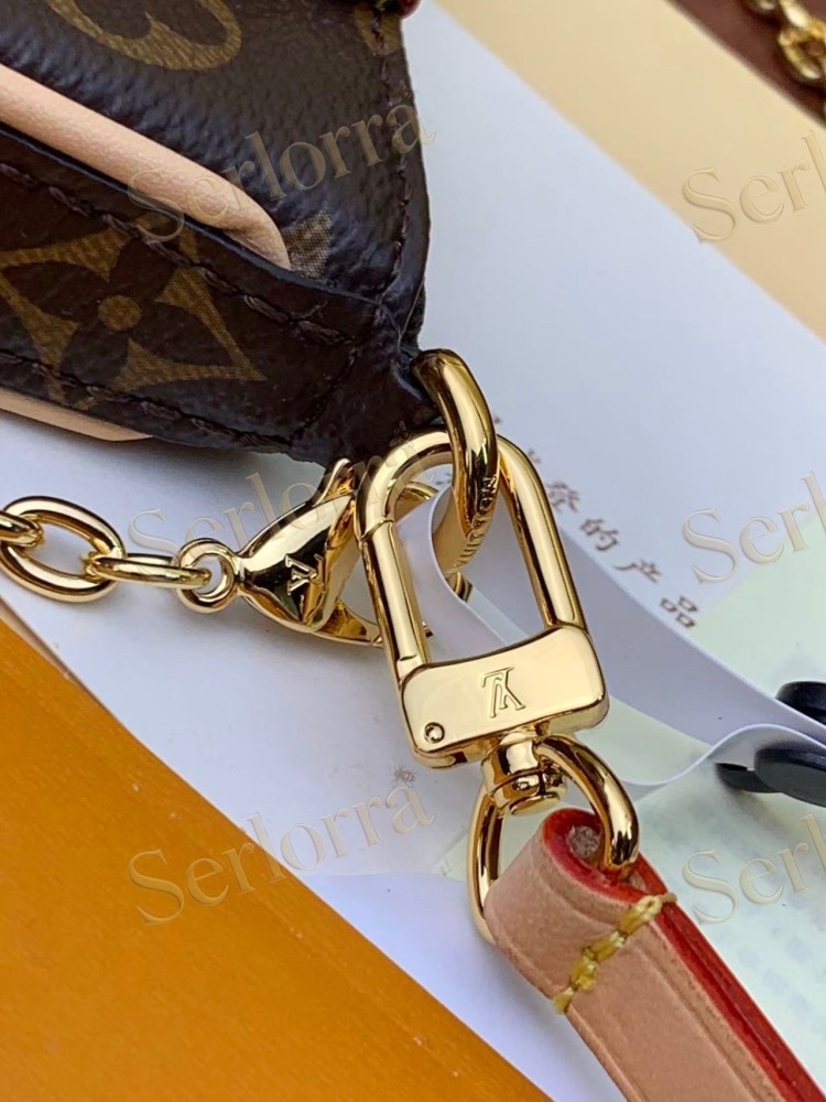 LOUIS VUITTON EASY POUCH ON STRAP