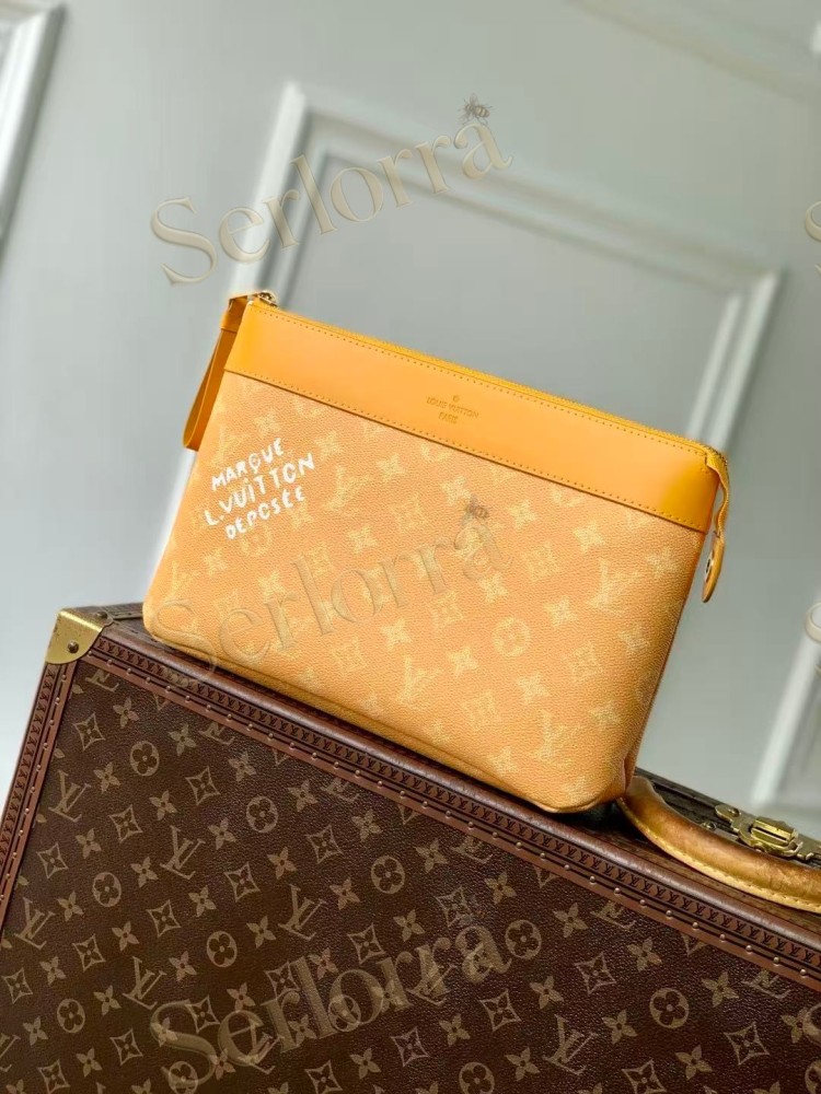 LOUIS VUITTON POCHETTE VOYAGE SOUPLE