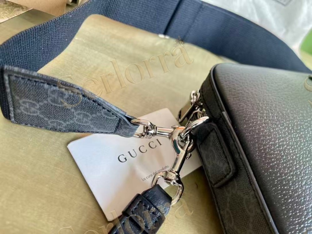 GUCCI SMALL GG CROSSBODY BAG WITH TAG