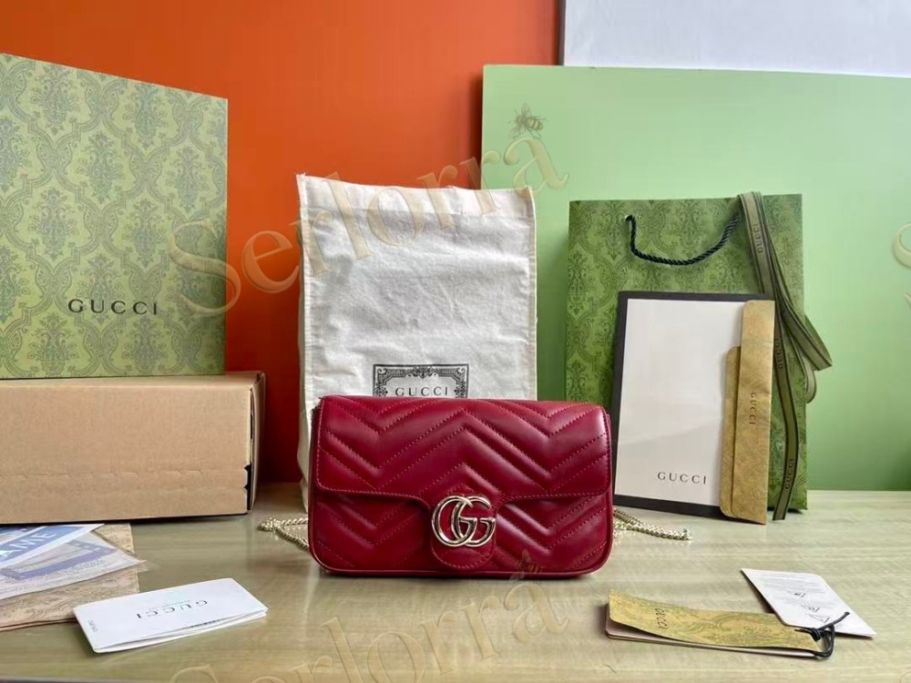 GUCCI GG MARMONT MATELASSÉ LEATHER SUPER MINI BAG