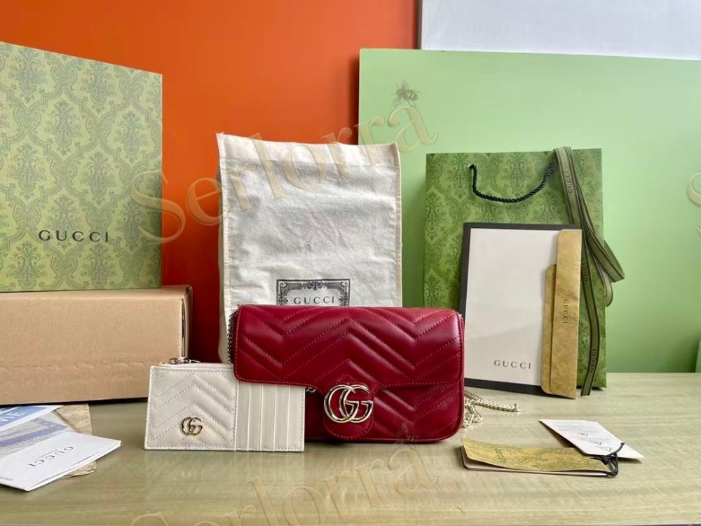 GUCCI GG MARMONT MATELASSÉ LEATHER SUPER MINI BAG