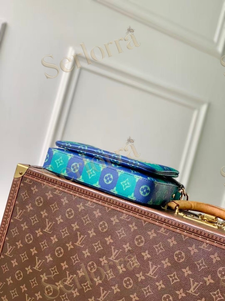 LOUIS VUITTON TRIO MESSENGER