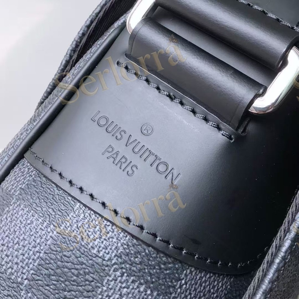 LOUIS VUITTON DISTRICT BAG