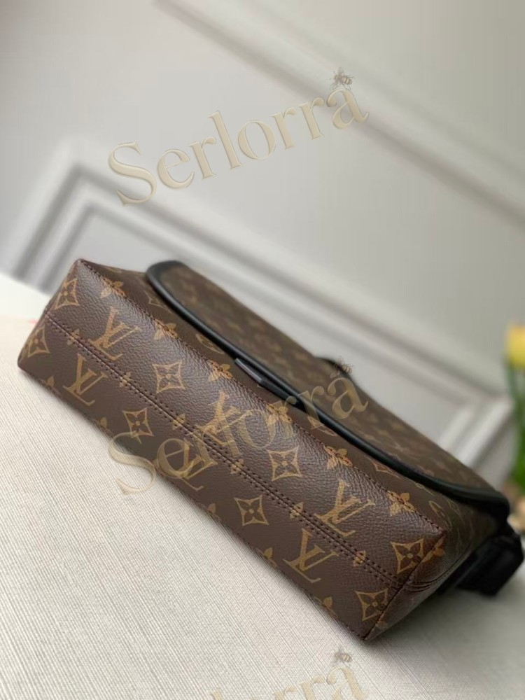 LOUIS VUITTON MAGNETIC MESSENGER