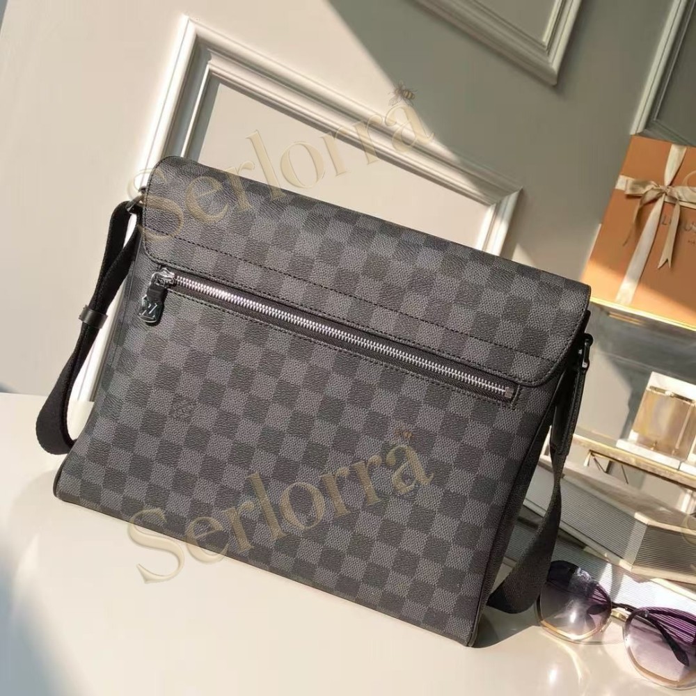 LOUIS VUITTON DISTRICT BAG