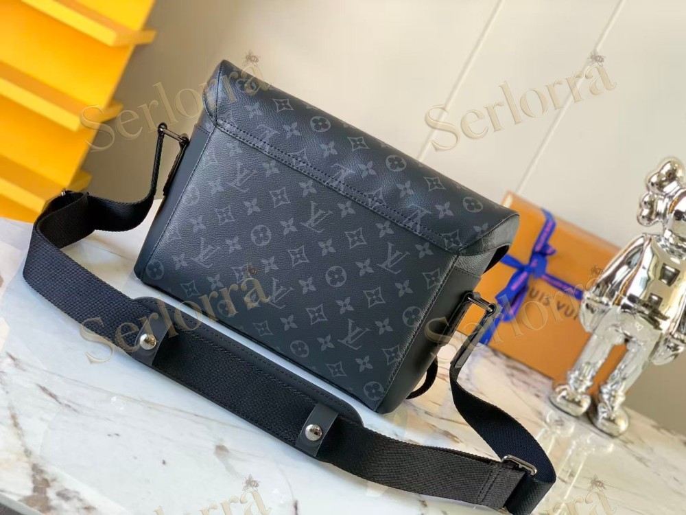 LOUIS VUITTON MESSENGER PM