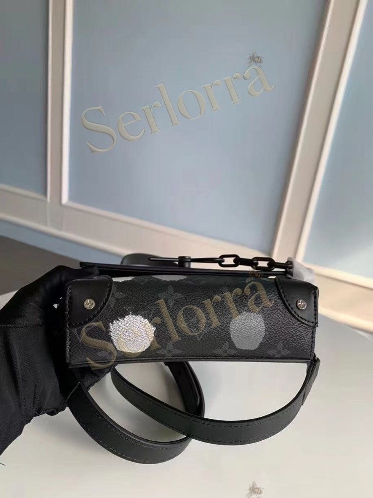 LOUIS VUITTON STEAMER WEARABLE WALLET