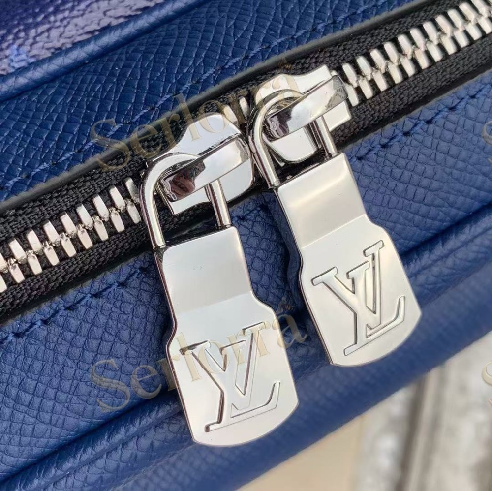 LOUIS VUITTON OUTDOOR MESSENGER