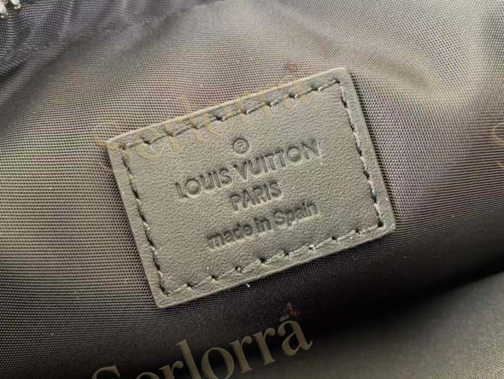 LOUIS VUITTON COMET MESSENGER PM