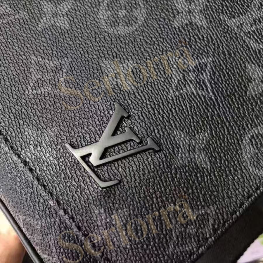 LOUIS VUITTON DISTRICT PM