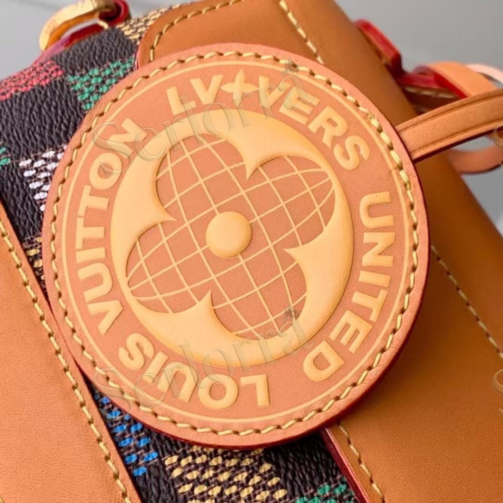LOUIS VUITTON STEAMER EAST WEST WEARABLE WALLET