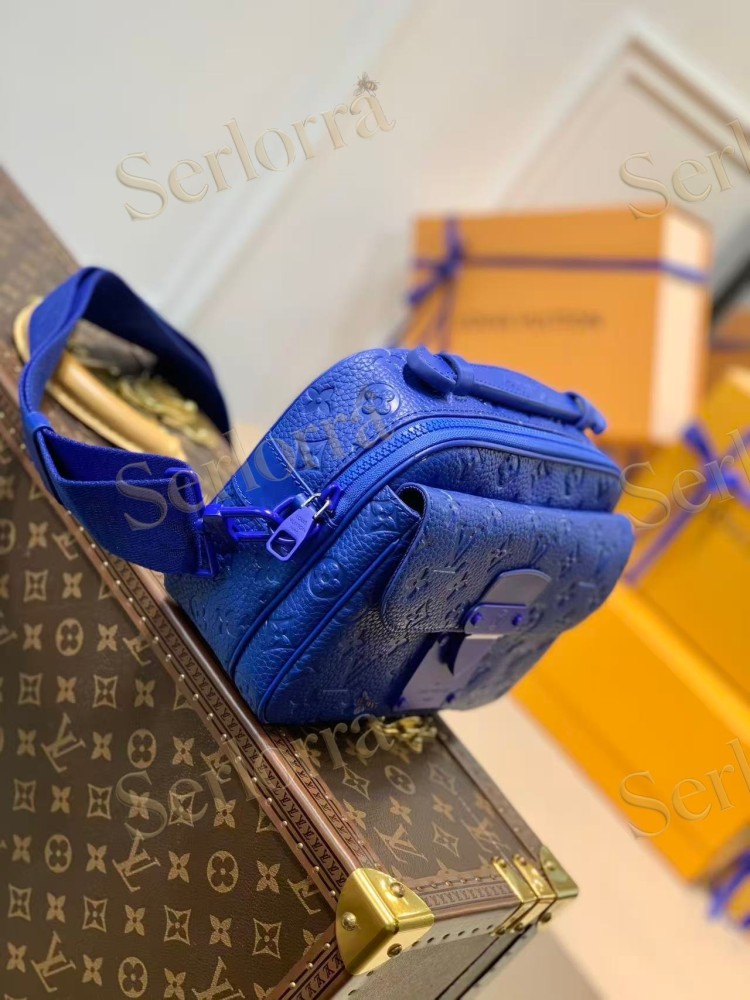 LOUIS VUITTON S LOCK MESSENGER