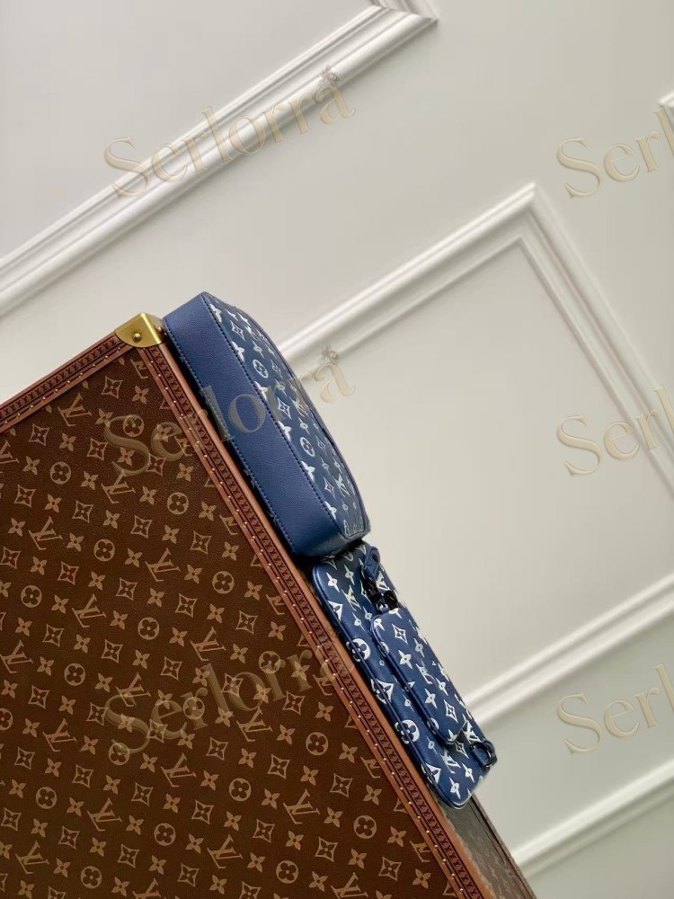 LOUIS VUITTON TRIO MESSENGER