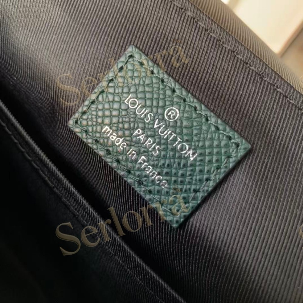 LOUIS VUITTON DISTRICT PM