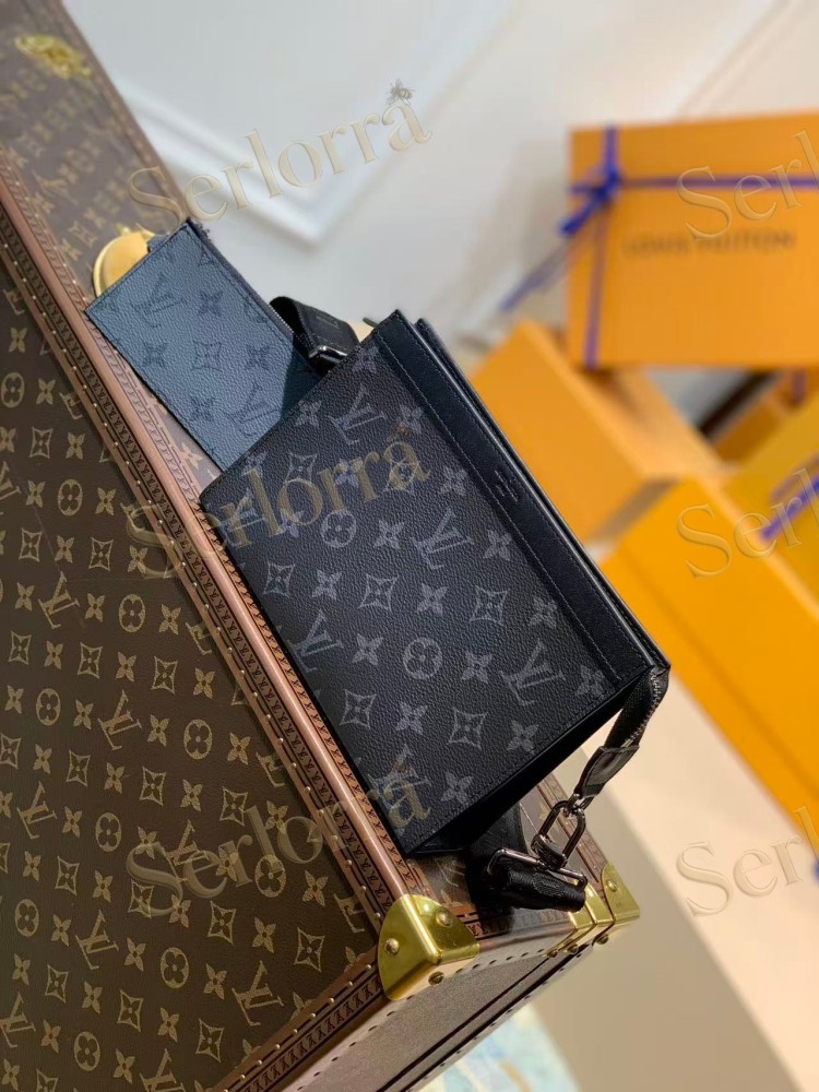 LOUIS VUITTON GASTON WEARABLE WALLET