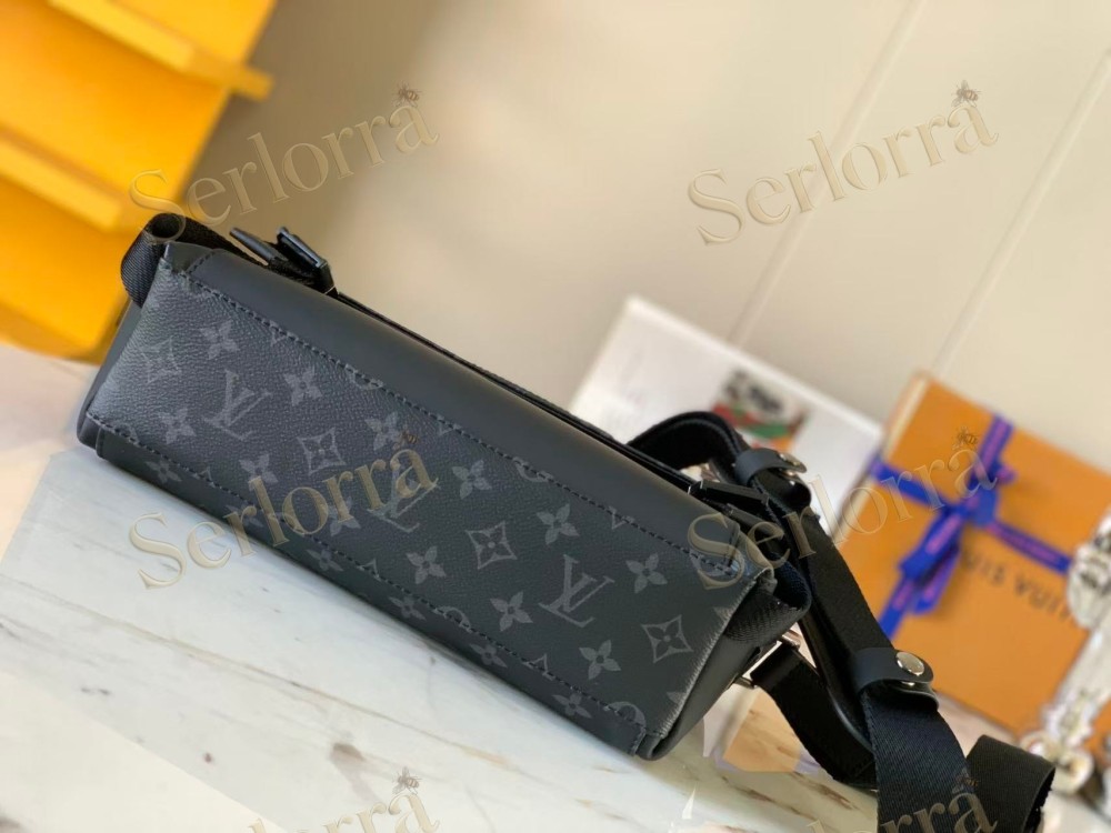 LOUIS VUITTON MESSENGER PM
