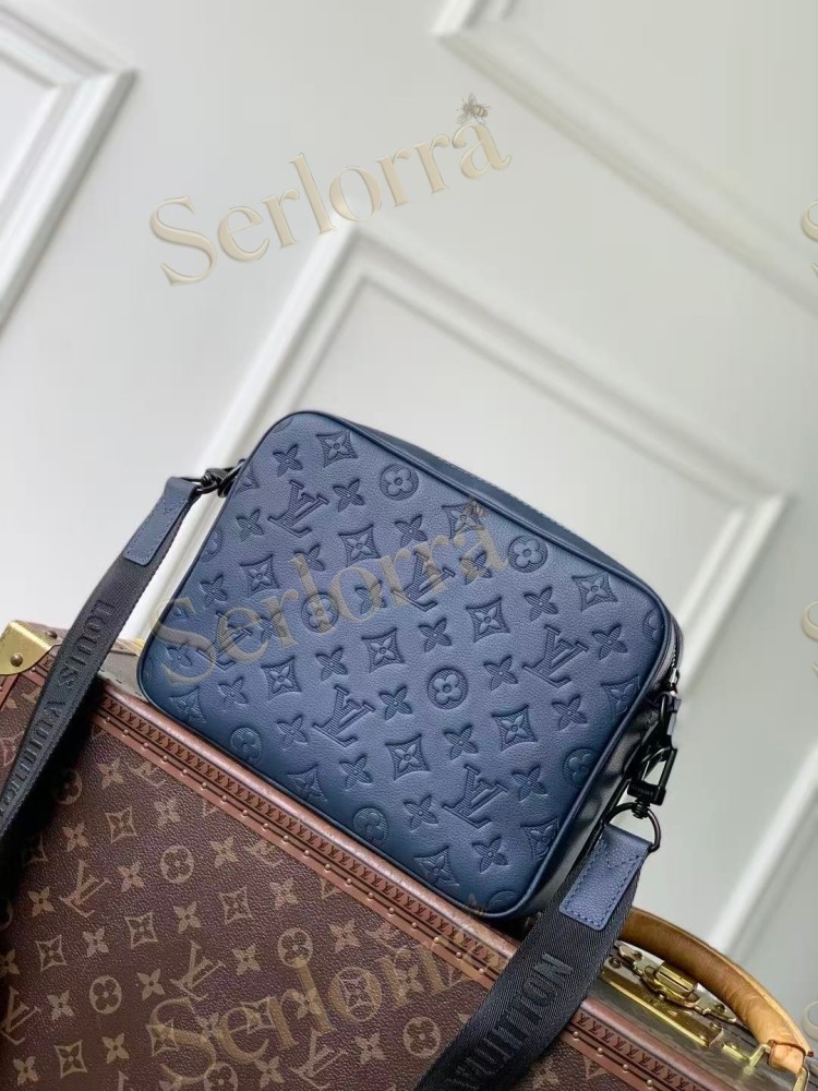 LOUIS VUITTON TRIO MESSENGER
