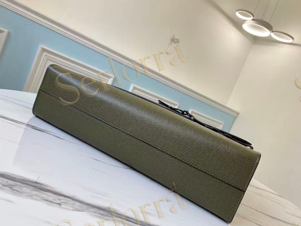 LOUIS VUITTON ROBUSTO BRIEFCASE