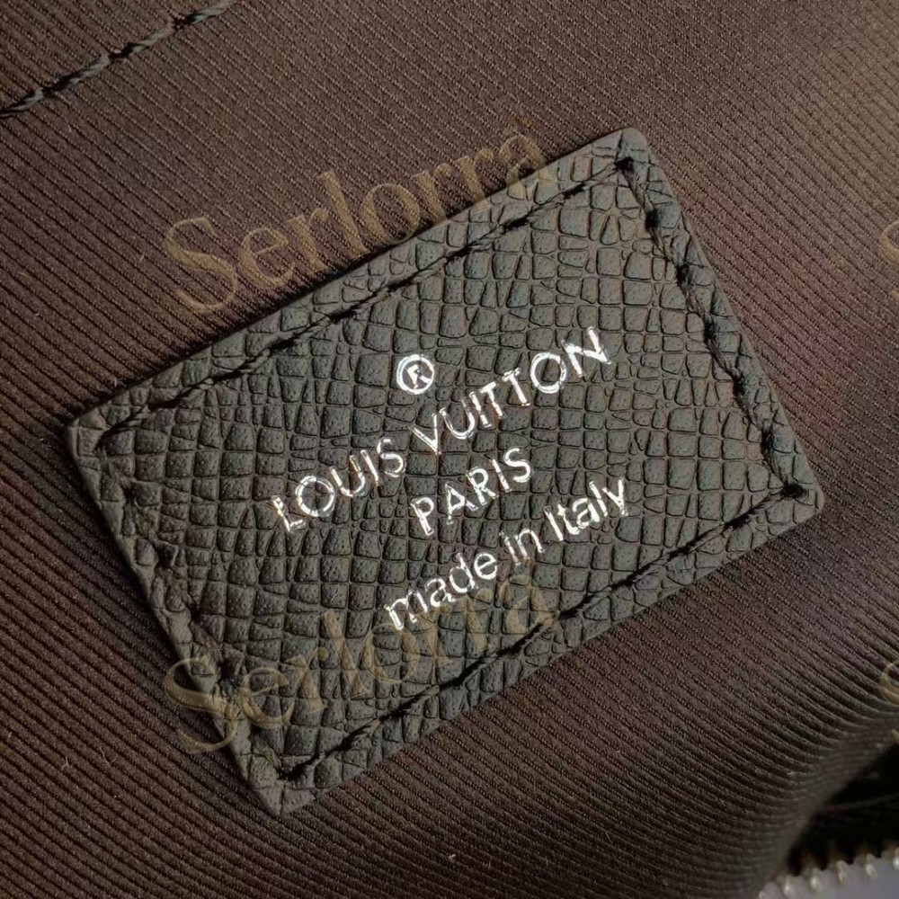 LOUIS VUITTON OUTDOOR MESSENGER
