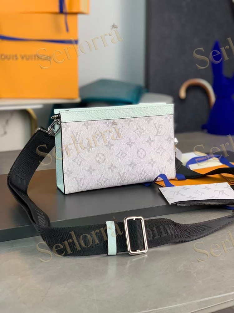 LOUIS VUITTON GASTON WEARABLE WALLET