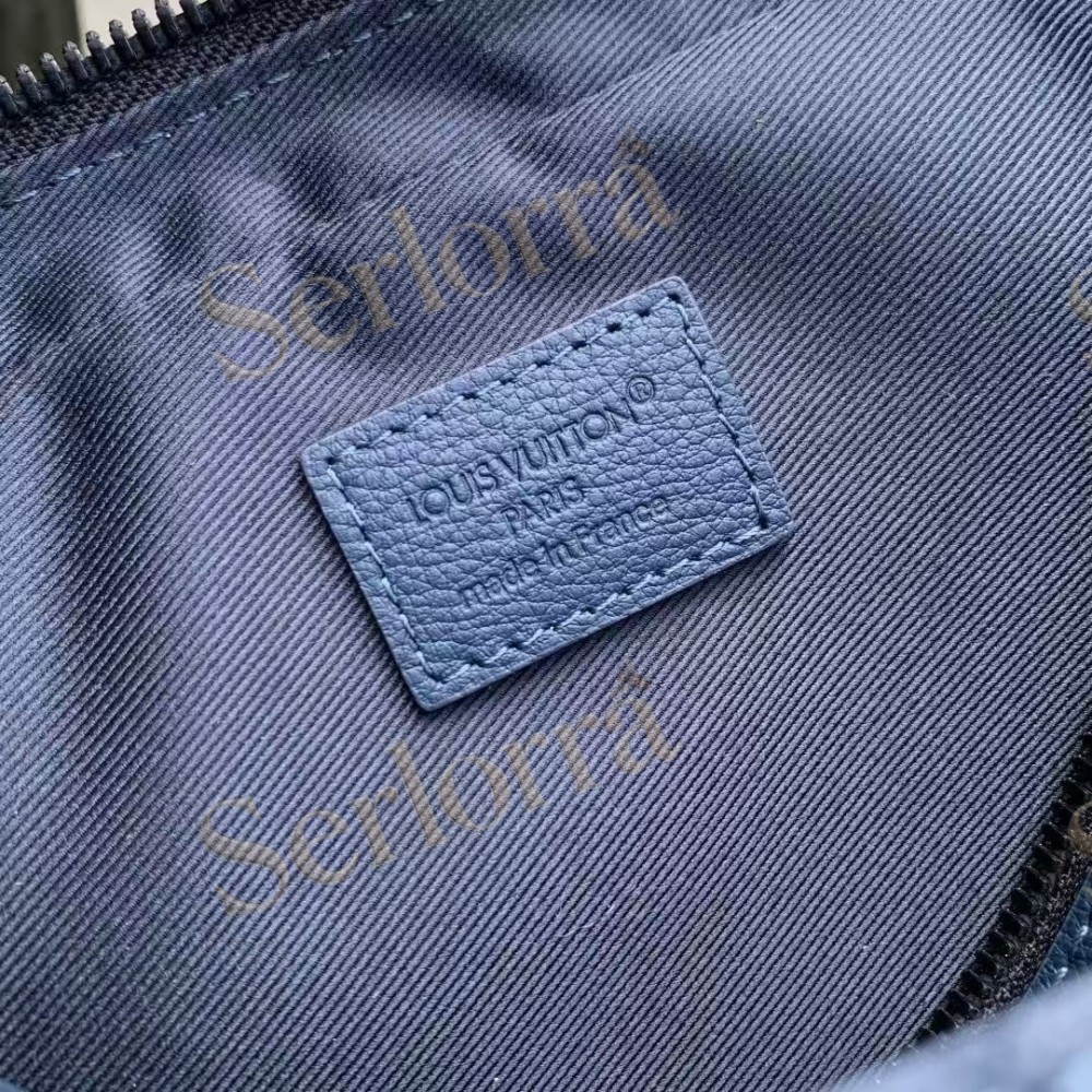 LOUIS VUITTON TRIO MESSENGER
