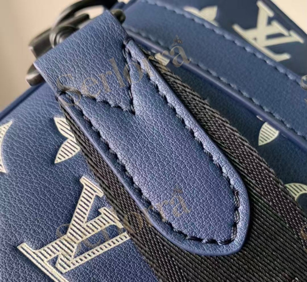 LOUIS VUITTON TRIO MESSENGER