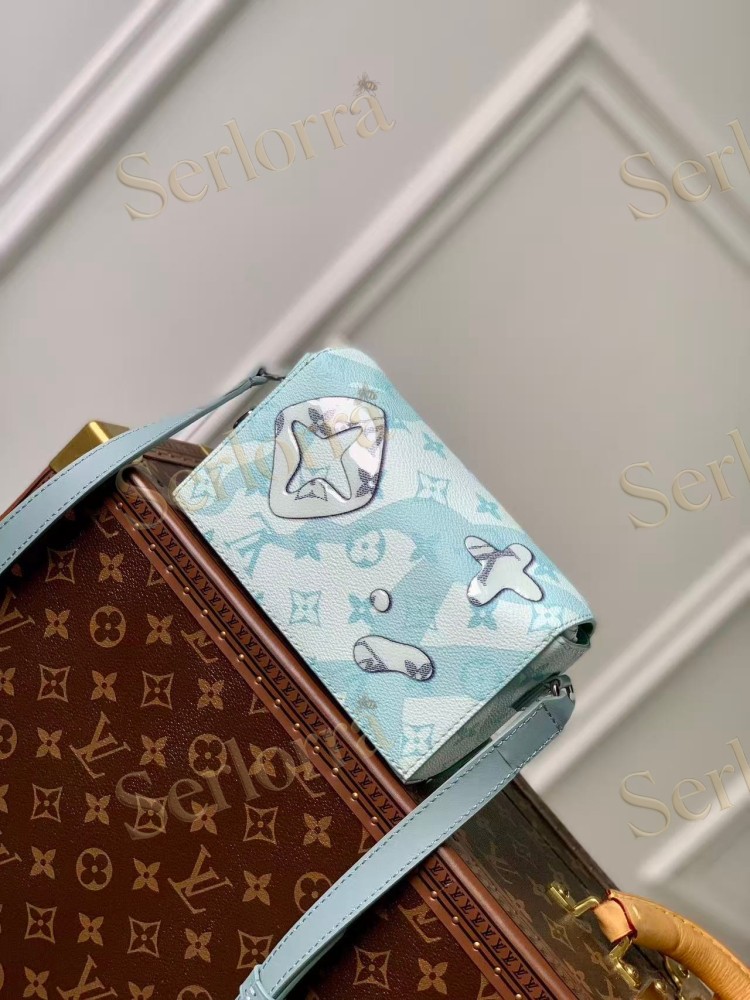 LOUIS VUITTON STEAMER WEARABLE WALLET