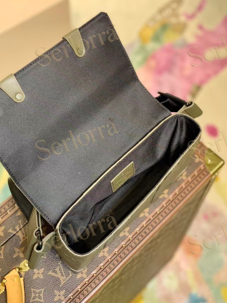 LOUIS VUITTON TRUNK SLING BAG