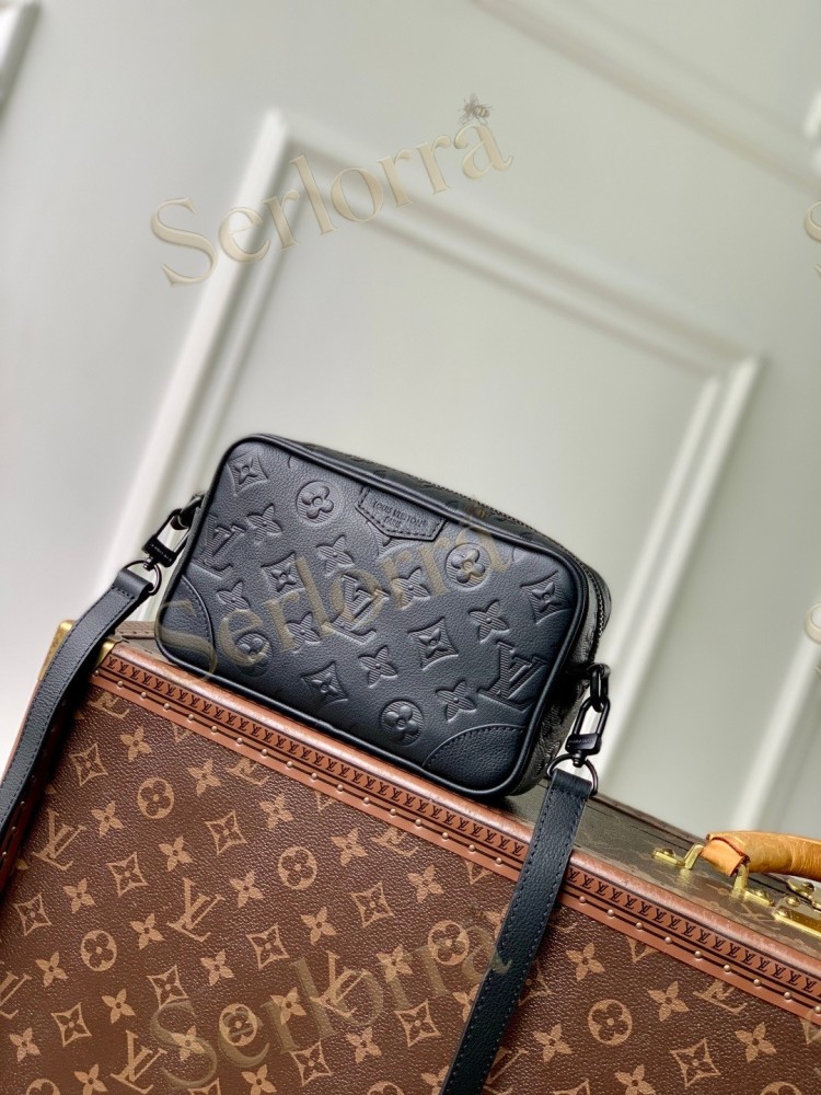 LOUIS VUITTON TROCADÉRO WEARABLE WALLET