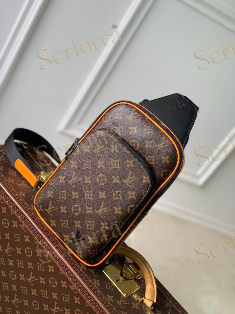LOUIS VUITTON AVENUE SLINGBAG