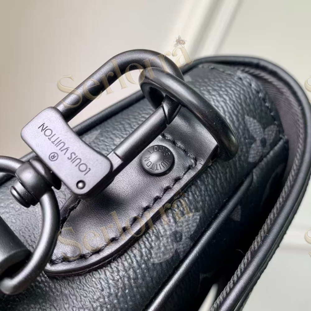 LOUIS VUITTON MONTSOURIS MESSENGER PM