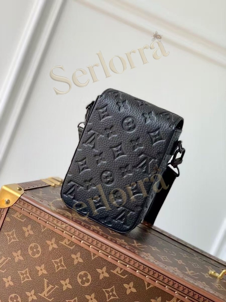 LOUIS VUITTON S-LOCK VERTICAL WEARABLE WALLET