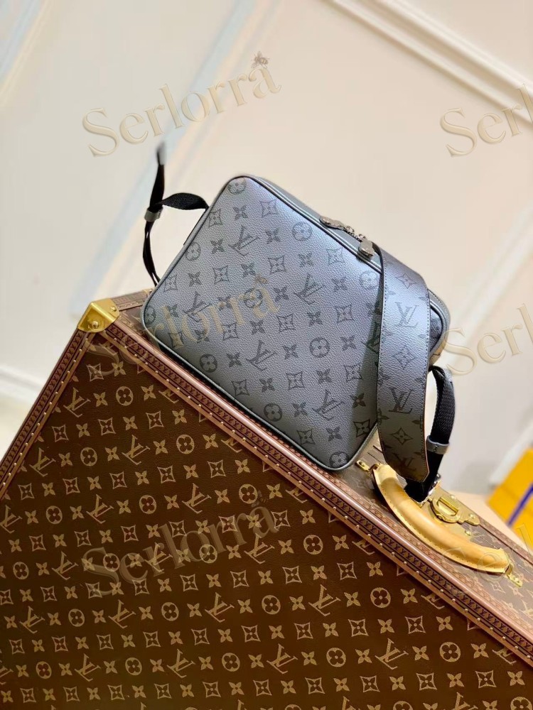 LOUIS VUITTON OUTDOOR MESSENGER