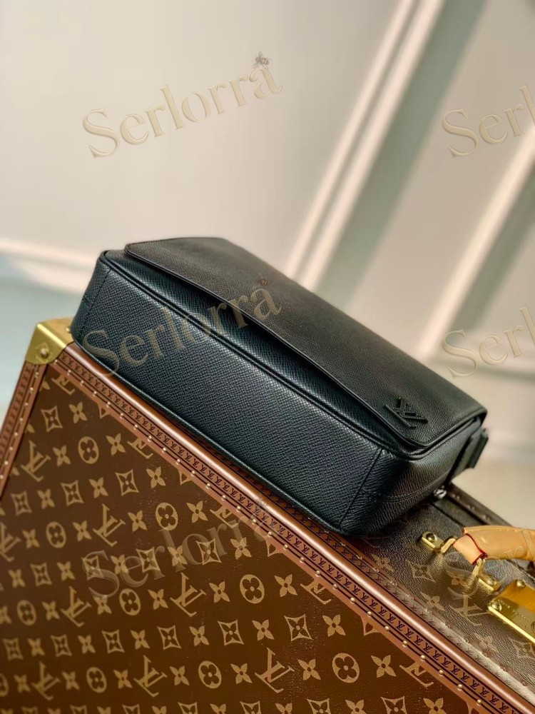 LOUIS VUITTON DISTRICT PM