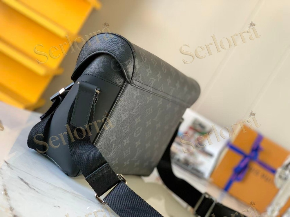 LOUIS VUITTON MESSENGER PM