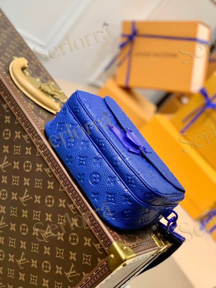 LOUIS VUITTON S LOCK MESSENGER