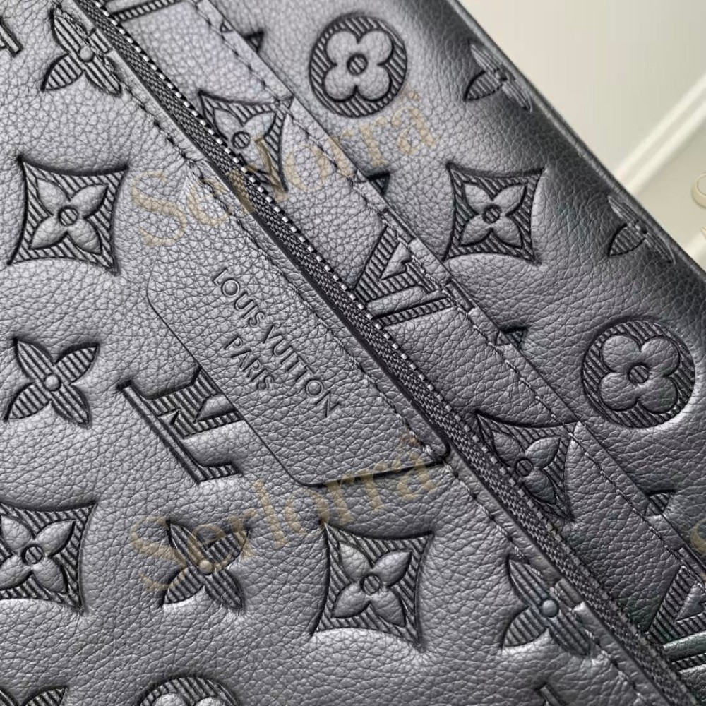 LOUIS VUITTON TRIO MESSENGER
