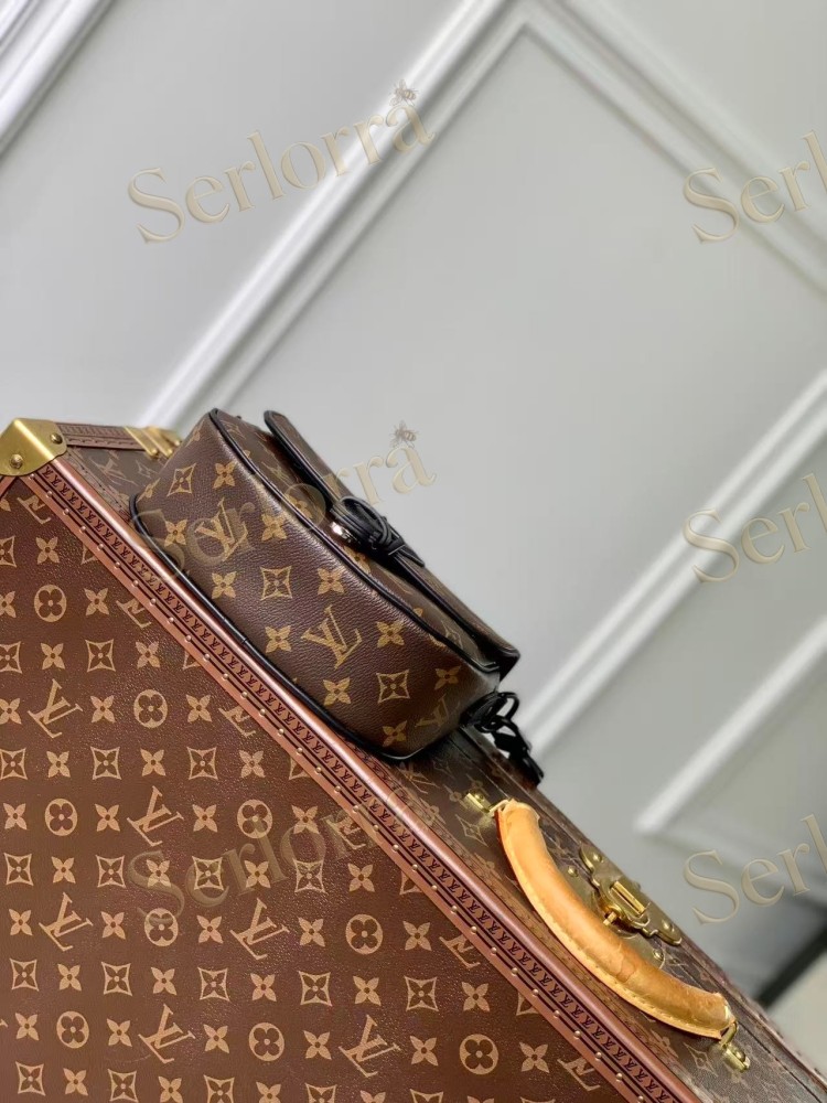 LOUIS VUITTON MONTSOURIS MESSENGER PM