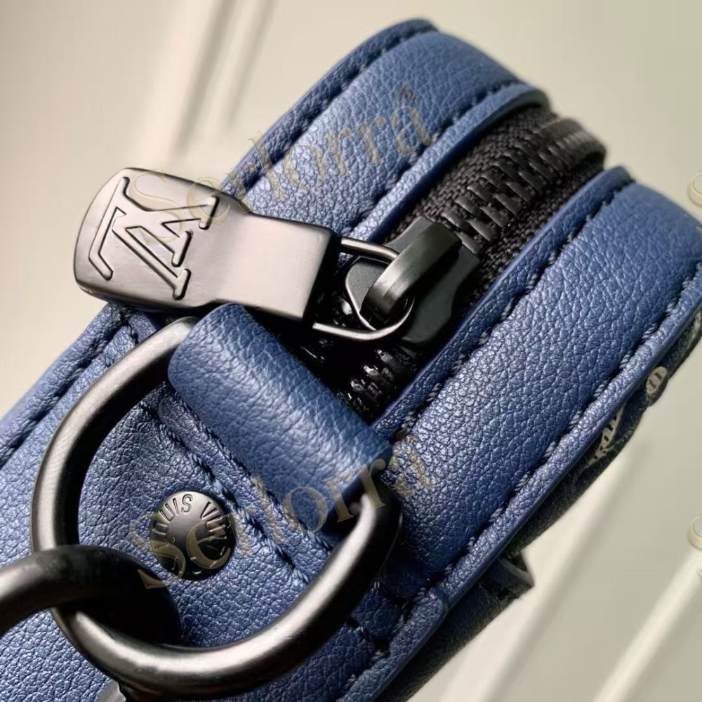 LOUIS VUITTON TRIO MESSENGER