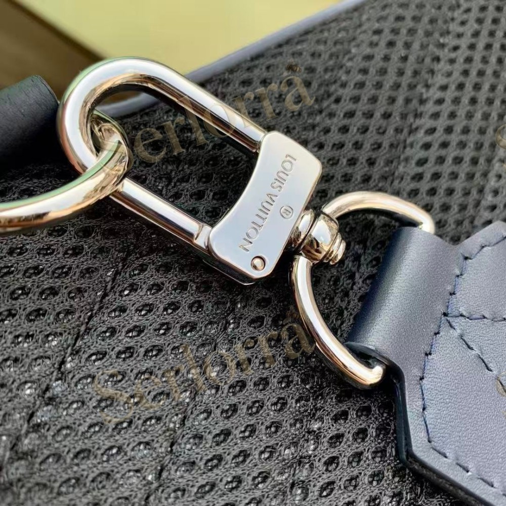 LOUIS VUITTON PILOT SLINGBAG