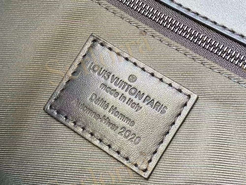 LOUIS VUITTON ROBUSTO BRIEFCASE